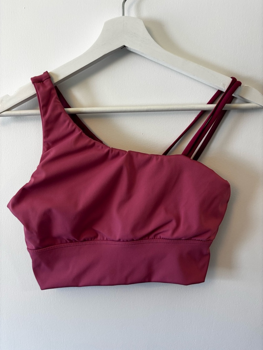 Women's Asymmetric Strappy Sports Bra - Berry
